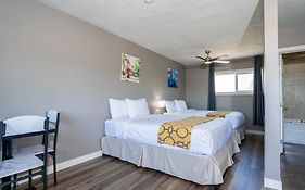 Hinton Highway Inn